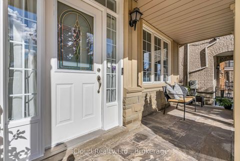 Photo 2 at 18 Daiseyfield Crescent, Vellore Village, Vaughan