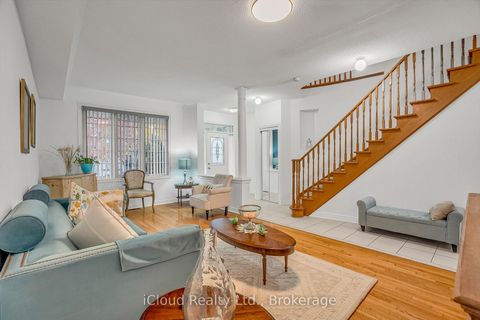 Photo 7 at 18 Daiseyfield Crescent, Vellore Village, Vaughan