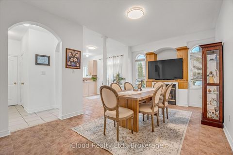 Photo 10 at 18 Daiseyfield Crescent, Vellore Village, Vaughan