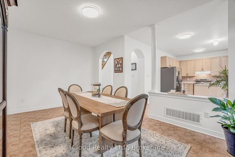 Photo 11 at 18 Daiseyfield Crescent, Vellore Village, Vaughan