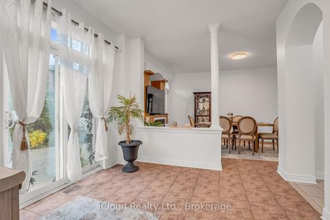 Photo 13 at 18 Daiseyfield Crescent, Vellore Village, Vaughan