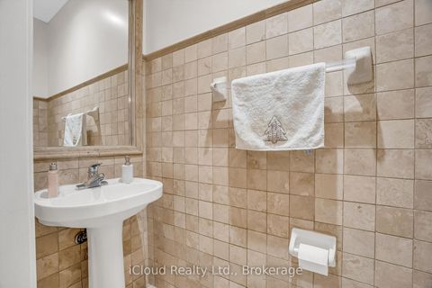 Photo 18 at 18 Daiseyfield Crescent, Vellore Village, Vaughan