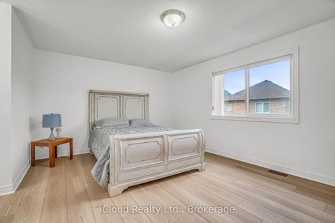 Photo 22 at 18 Daiseyfield Crescent, Vellore Village, Vaughan