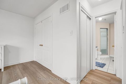 Photo 25 at 18 Daiseyfield Crescent, Vellore Village, Vaughan