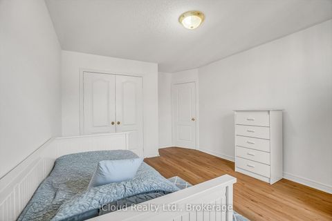 Photo 29 at 18 Daiseyfield Crescent, Vellore Village, Vaughan