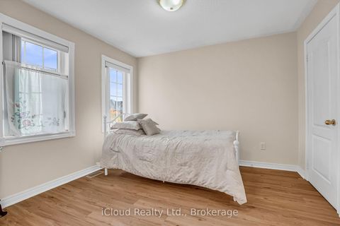 Photo 32 at 18 Daiseyfield Crescent, Vellore Village, Vaughan