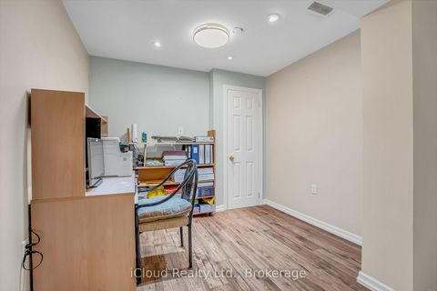 Photo 38 at 18 Daiseyfield Crescent, Vellore Village, Vaughan