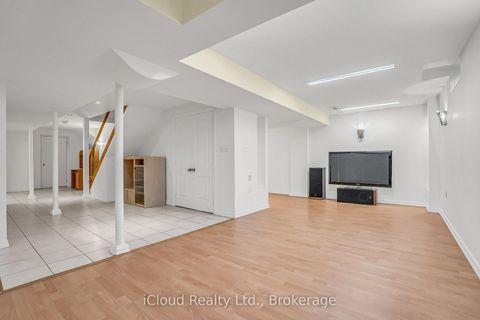 Photo 39 at 18 Daiseyfield Crescent, Vellore Village, Vaughan