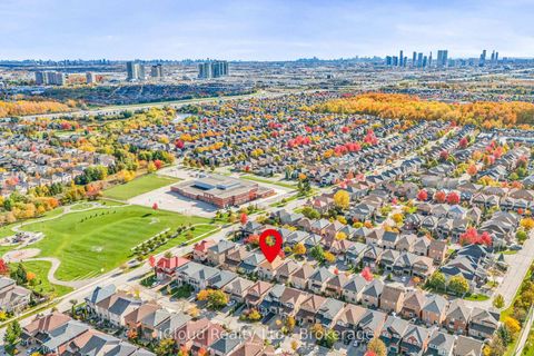 Photo 43 at 18 Daiseyfield Crescent, Vellore Village, Vaughan