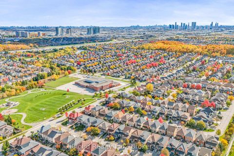 Photo 45 at 18 Daiseyfield Crescent, Vellore Village, Vaughan