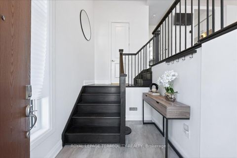 Photo 5 at 25 Nardini Lane, South Richvale, Richmond Hill