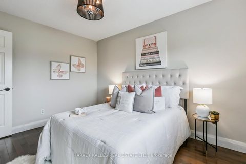 Photo 37 at 92 Golf Links Drive, Aurora Highlands, Aurora