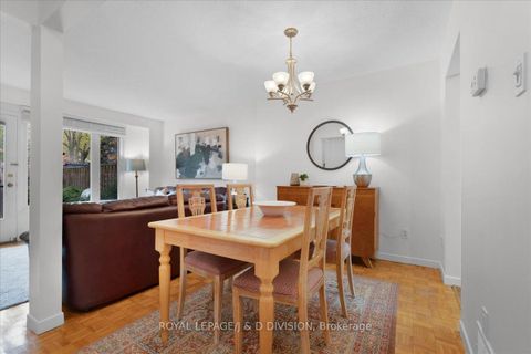 Photo 8 at 61 - 189 Springhead Gardens, North Richvale, Richmond Hill