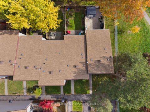 Photo 31 at 61 - 189 Springhead Gardens, North Richvale, Richmond Hill