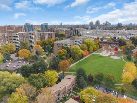 Photo 33 at 61 - 189 Springhead Gardens, North Richvale, Richmond Hill