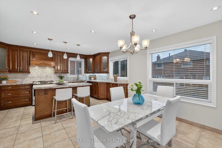 Photo 11 at 101 Embassy Drive, East Woodbridge, Vaughan