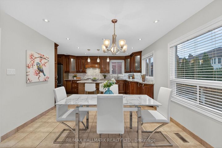 Photo 12 at 101 Embassy Drive, East Woodbridge, Vaughan