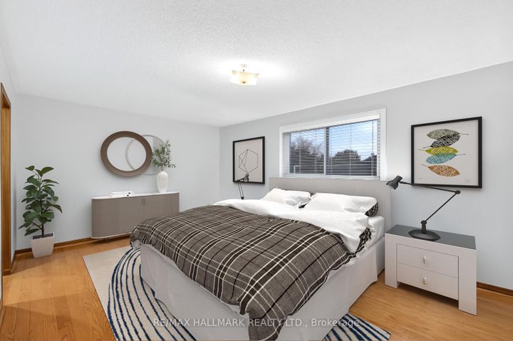 Photo 31 at 101 Embassy Drive, East Woodbridge, Vaughan