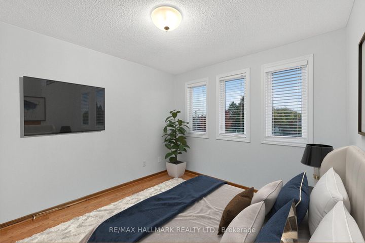 Photo 37 at 101 Embassy Drive, East Woodbridge, Vaughan