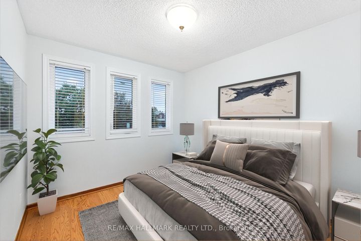 Photo 39 at 101 Embassy Drive, East Woodbridge, Vaughan