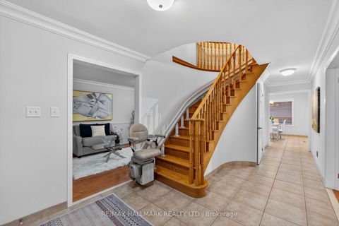 Photo 4 at 101 Embassy Drive, East Woodbridge, Vaughan