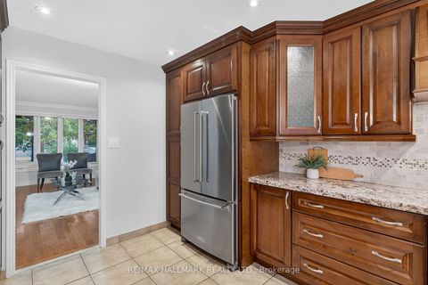 Photo 20 at 101 Embassy Drive, East Woodbridge, Vaughan