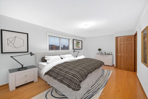 Photo 32 at 101 Embassy Drive, East Woodbridge, Vaughan