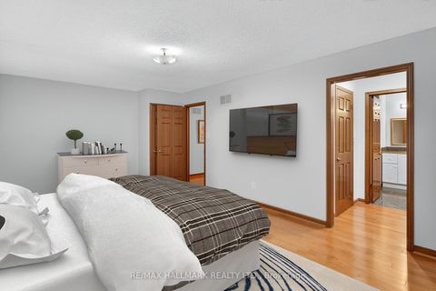 Photo 33 at 101 Embassy Drive, East Woodbridge, Vaughan