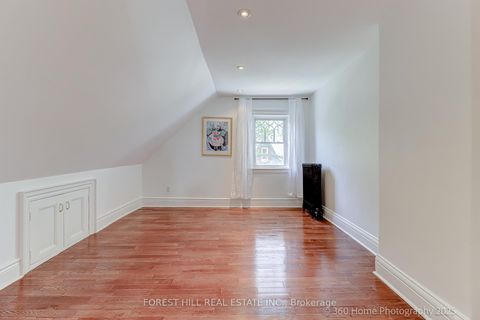 Photo 20 at 379 Huron Street, University, Toronto