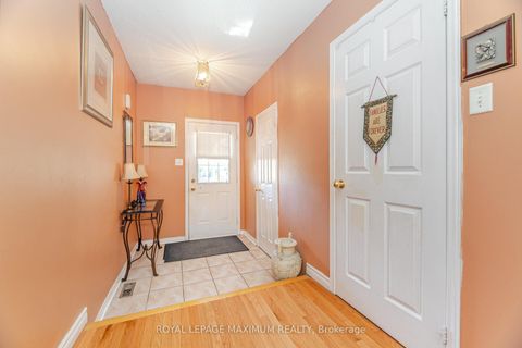 Photo 6 at 85 Ronan Crescent, Sonoma Heights, Vaughan