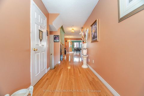 Photo 7 at 85 Ronan Crescent, Sonoma Heights, Vaughan