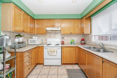 Photo 16 at 85 Ronan Crescent, Sonoma Heights, Vaughan