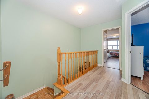 Photo 22 at 85 Ronan Crescent, Sonoma Heights, Vaughan