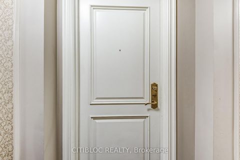 Photo 4 at 1614 - 9225 Jane Street, Maple, Vaughan