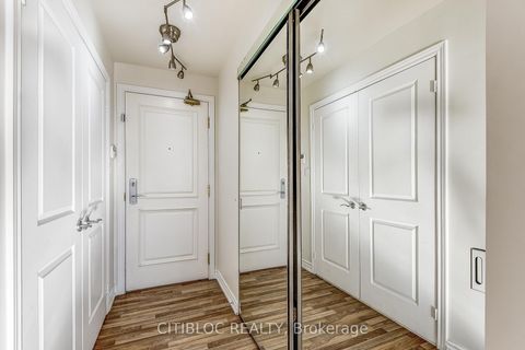 Photo 5 at 1614 - 9225 Jane Street, Maple, Vaughan