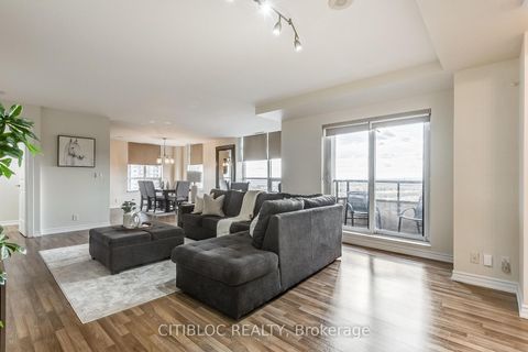 Photo 8 at 1614 - 9225 Jane Street, Maple, Vaughan