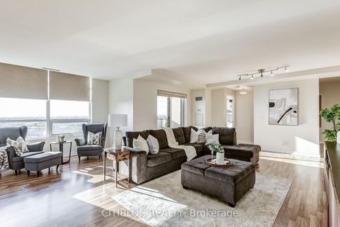 Photo 13 at 1614 - 9225 Jane Street, Maple, Vaughan