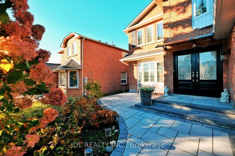 Photo 2 at 53 Fern Valley Crescent, Oak Ridges, Richmond Hill