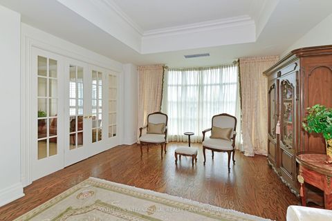 Photo 2 at 905 - 33 Delisle Avenue, St. Clair, Toronto