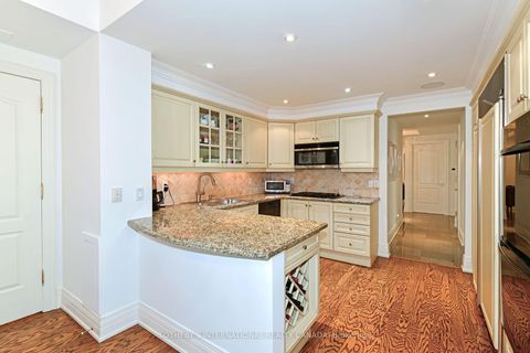Photo 10 at 905 - 33 Delisle Avenue, St. Clair, Toronto