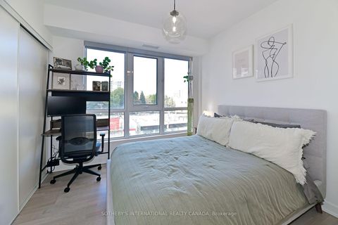 Photo 11 at 326 - 501 St Clair Avenue W, Casa Loma, Toronto