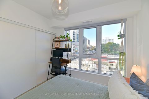 Photo 12 at 326 - 501 St Clair Avenue W, Casa Loma, Toronto