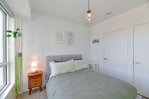 Photo 14 at 326 - 501 St Clair Avenue W, Casa Loma, Toronto