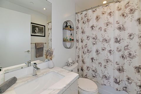 Photo 16 at 326 - 501 St Clair Avenue W, Casa Loma, Toronto