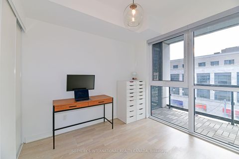 Photo 17 at 326 - 501 St Clair Avenue W, Casa Loma, Toronto