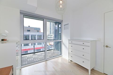 Photo 18 at 326 - 501 St Clair Avenue W, Casa Loma, Toronto