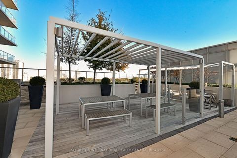 Photo 31 at 326 - 501 St Clair Avenue W, Casa Loma, Toronto