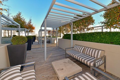 Photo 34 at 326 - 501 St Clair Avenue W, Casa Loma, Toronto