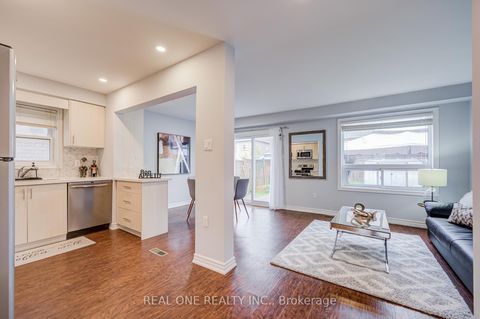 Photo 4 at 178 Hawker Road, Maple, Vaughan