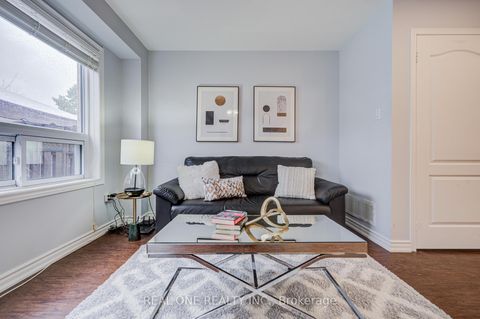 Photo 6 at 178 Hawker Road, Maple, Vaughan